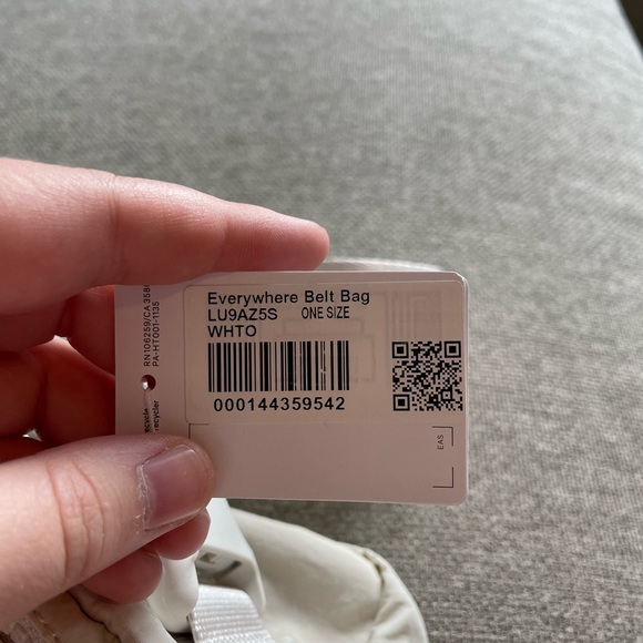 Lululemon Everywhere Belt Bag- White Opal - Picture 5 of 6